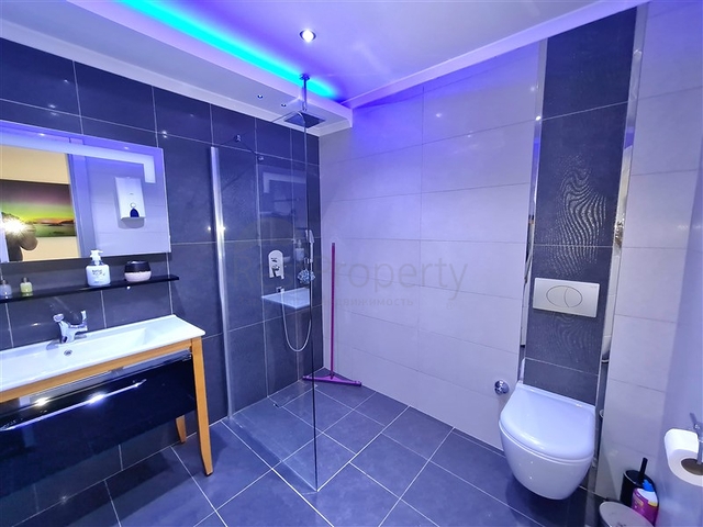 شقة فسيحة 4 + 1 في منطقة أوبا