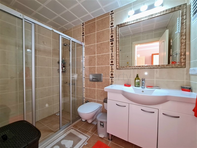 2 + 1 شقة 600 متر من البحر في منطقة أوبا