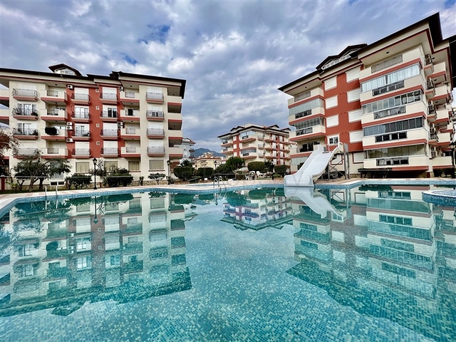 2 + 1 شقة 600 متر من البحر في منطقة أوبا