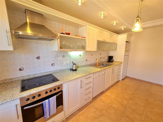 2 + 1 شقة 600 متر من البحر في منطقة أوبا