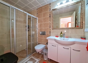 2 + 1 شقة 600 متر من البحر في منطقة أوبا