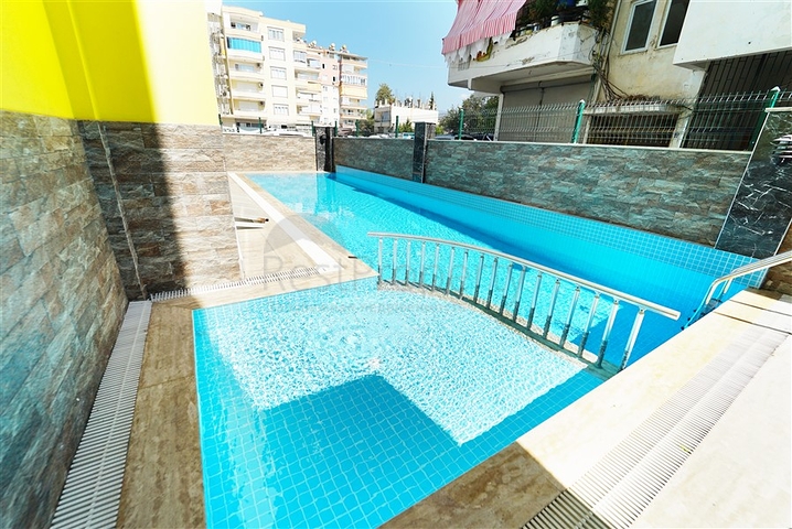 شقة جديدة غرفة وصالة - مفروشة -في محمودلار / الانيا 