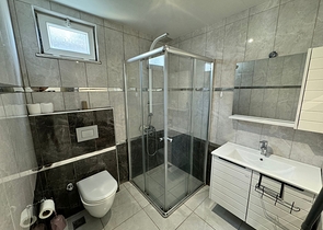 شقة فسيحة 2 + 1 في منطقة سيكجيلي الشهيرة شقة فسيحة 2 + 1 في منطقة سيكجيلي الشهيرة