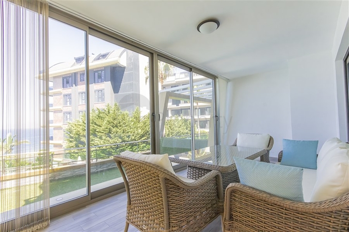 شقة مفروشة 2 + 1 مطلة على البحر في منطقة كارجيجاك