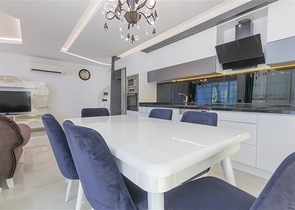 شقة مفروشة 2 + 1 مطلة على البحر في منطقة كارجيجاك