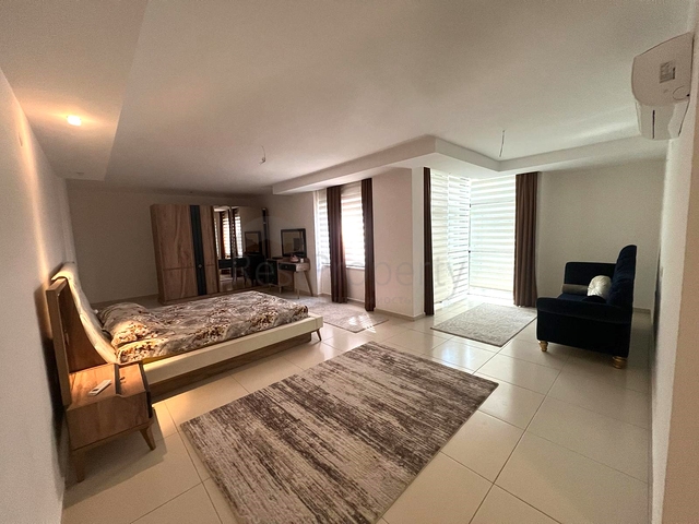 دوبلكس للبيع في كاستل - تصميم 4 غرف وصالة مفروشة - ضمن مجمع فاخر - في  كاستل / الانيا 