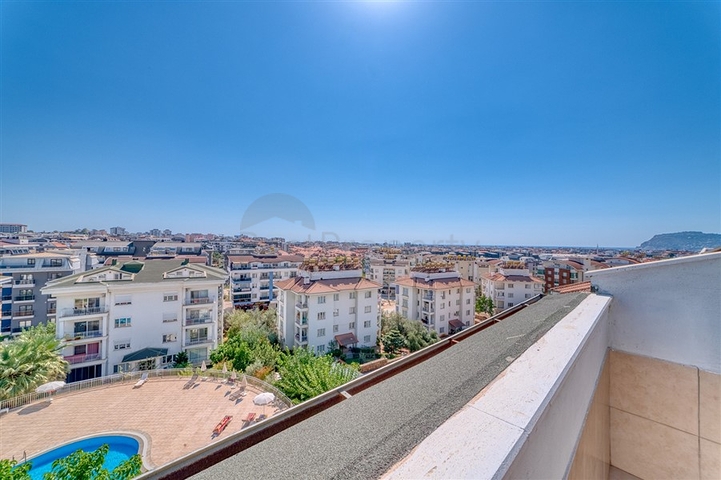 بنتهاوس من أربع غرف في منطقة أوبا