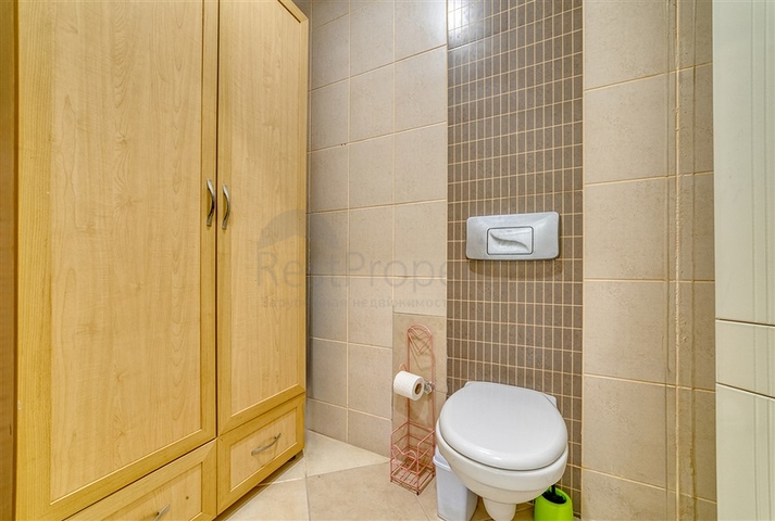 بنتهاوس من أربع غرف في منطقة أوبا