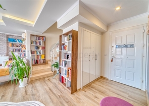 بنتهاوس من أربع غرف في منطقة أوبا