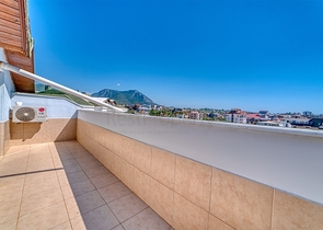 بنتهاوس من أربع غرف في منطقة أوبا