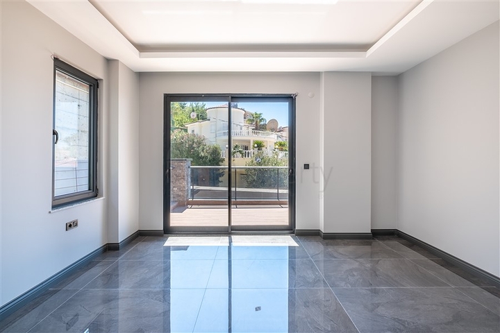 فيلا فاخرة مع مناظر خلابة للبحر في كارجيجاك