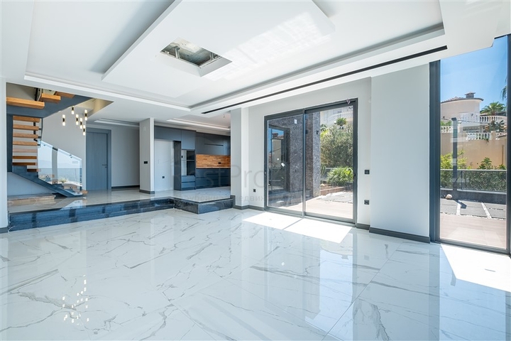 فيلا فاخرة مع مناظر خلابة للبحر في كارجيجاك