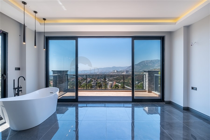 فيلا فاخرة مع مناظر خلابة للبحر في كارجيجاك