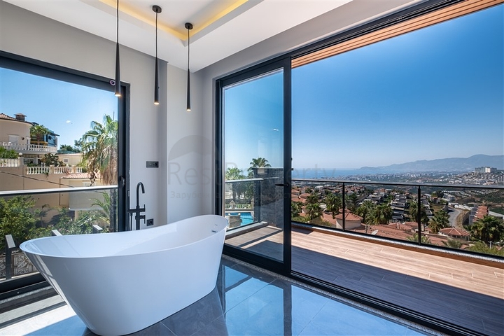 فيلا فاخرة مع مناظر خلابة للبحر في كارجيجاك