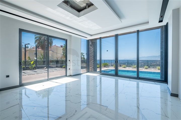 فيلا فاخرة مع مناظر خلابة للبحر في كارجيجاك