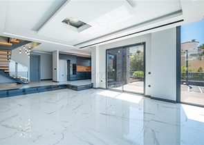 فيلا فاخرة مع مناظر خلابة للبحر في كارجيجاك