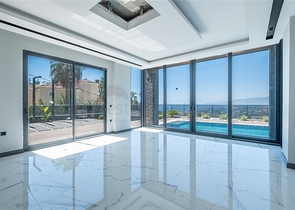 فيلا فاخرة مع مناظر خلابة للبحر في كارجيجاك