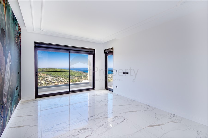 فيلا واسعة في كارجيجاك مع إطلالات مذهلة على البحر