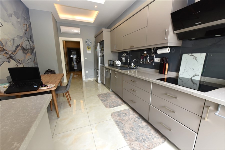 شقق للبيع في محمودلار - غرفتين وصالة - مطبخ منفصل -مجمع فاخر -في محمودلار / الانيا 