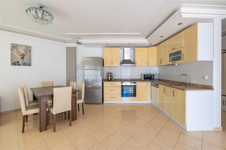 شقة كبيرة 2 + 1 في منطقة سيكجيلي