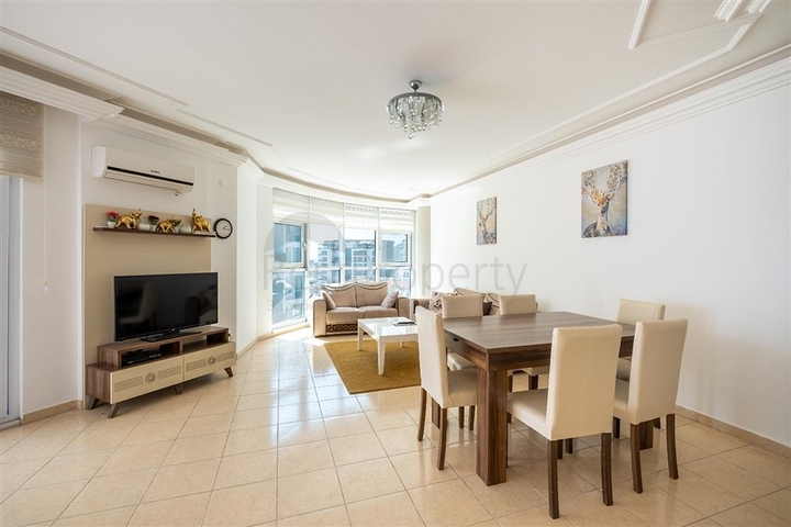 شقة كبيرة 2 + 1 في منطقة سيكجيلي