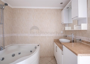 شقة كبيرة 2 + 1 في منطقة سيكجيلي