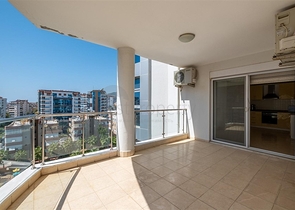 شقة كبيرة 2 + 1 في منطقة سيكجيلي