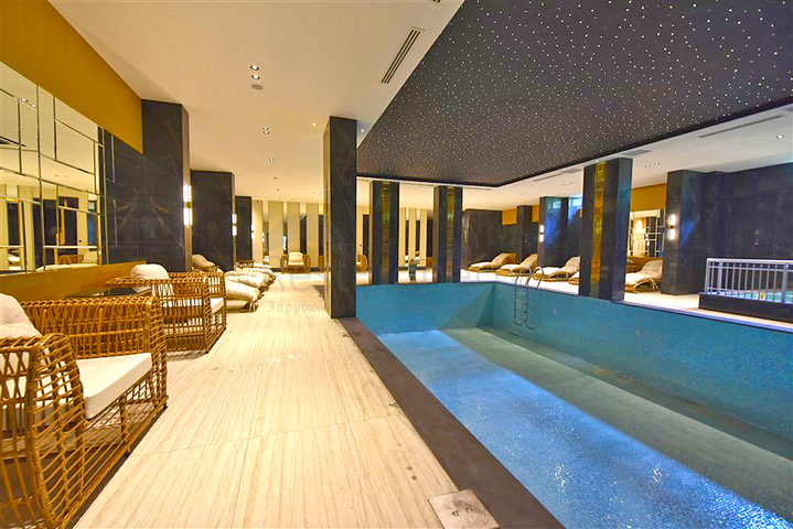 شقة 1+1 في وسط ألانيا في واحدة من أفضل المجمعات