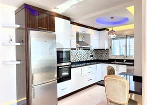 شقة في مجمع سكني على البحر في محمودلار