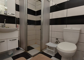 شقة 2+1 في منطقة محمودلار ، على بعد 50 متر من البحر