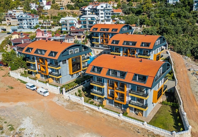 اطلالة بحر - مجمع فاخر قيد الانشاء -بالتقسيط - في مركز الانيا 