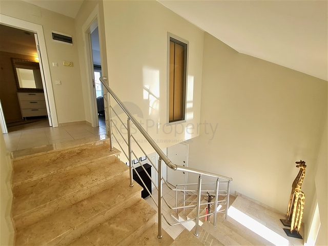 بنتهاوس مريح 3 + 1 مفروش في منطقة أوبا