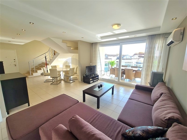 بنتهاوس مريح 3 + 1 مفروش في منطقة أوبا