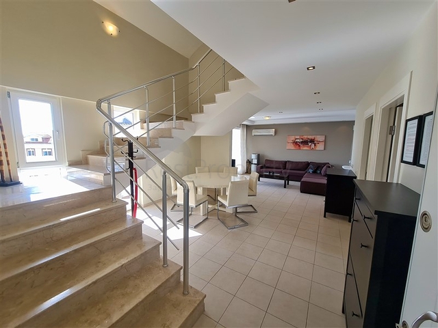 بنتهاوس مريح 3 + 1 مفروش في منطقة أوبا