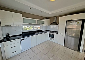 بنتهاوس مريح 3 + 1 مفروش في منطقة أوبا