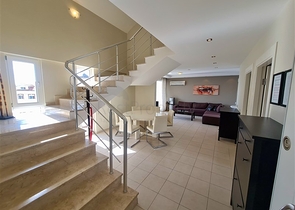 بنتهاوس مريح 3 + 1 مفروش في منطقة أوبا