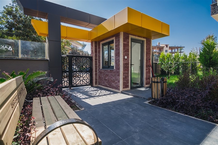 دوبلكس فاخرة -4 غرف وصالة - مفروشة بأناقة -ضمن مجمع انيق -في اوبا / الانيا 