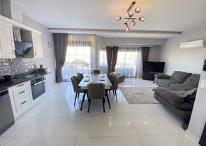 دوبلكس فاخرة -4 غرف وصالة - مفروشة بأناقة -ضمن مجمع انيق -في اوبا / الانيا 