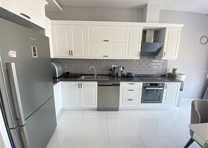 دوبلكس فاخرة -4 غرف وصالة - مفروشة بأناقة -ضمن مجمع انيق -في اوبا / الانيا 