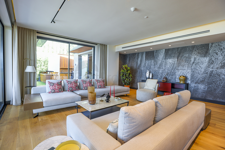 مساكن وفيلات مطلة على البحر في منطقة غيوميوشليوك