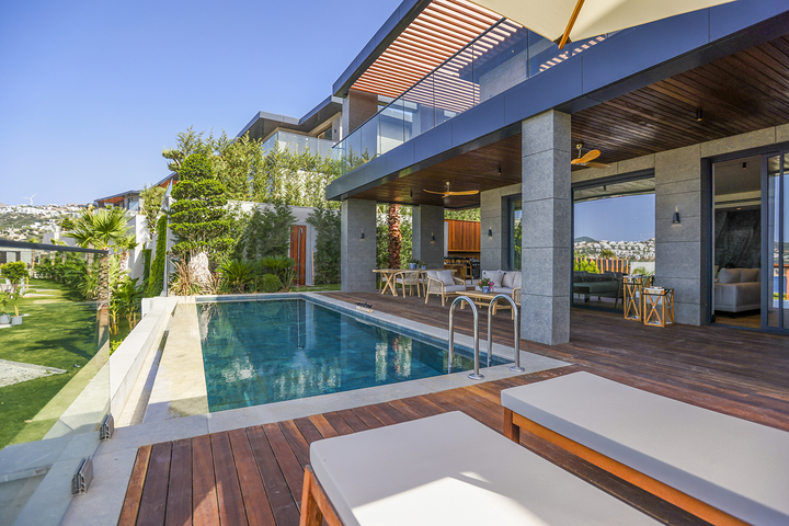 مساكن وفيلات مطلة على البحر في منطقة غيوميوشليوك