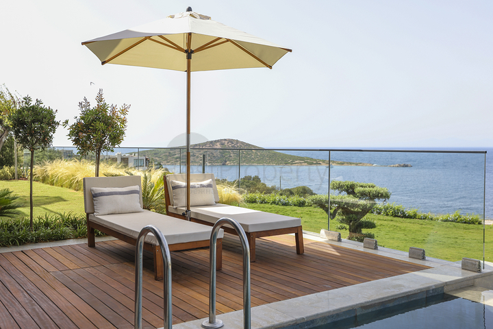 مساكن وفيلات مطلة على البحر في منطقة غيوميوشليوك