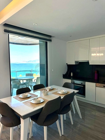 شقة مفروشة 3 + 1 على الساحل الأول