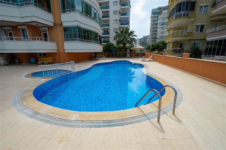 شقة مريحة من غرفتي نوم على بعد 150 متر من البحر