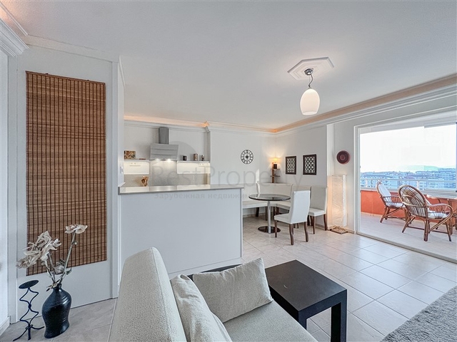 شقة مريحة من غرفتي نوم على بعد 150 متر من البحر