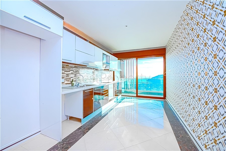 شقة 3 + 1 في وسط ألانيا