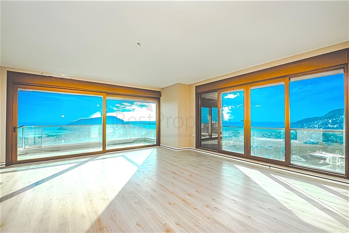 شقة 3 + 1 في وسط ألانيا