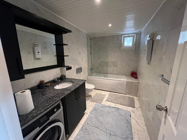 شقة 3+1 على الخط الأول في منطقة توسمور