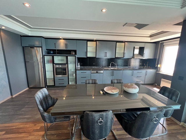 شقة 3+1 على الخط الأول في منطقة توسمور