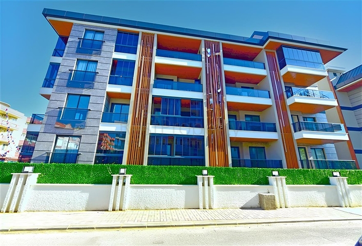 شقة للايجار 300 متر من البحر